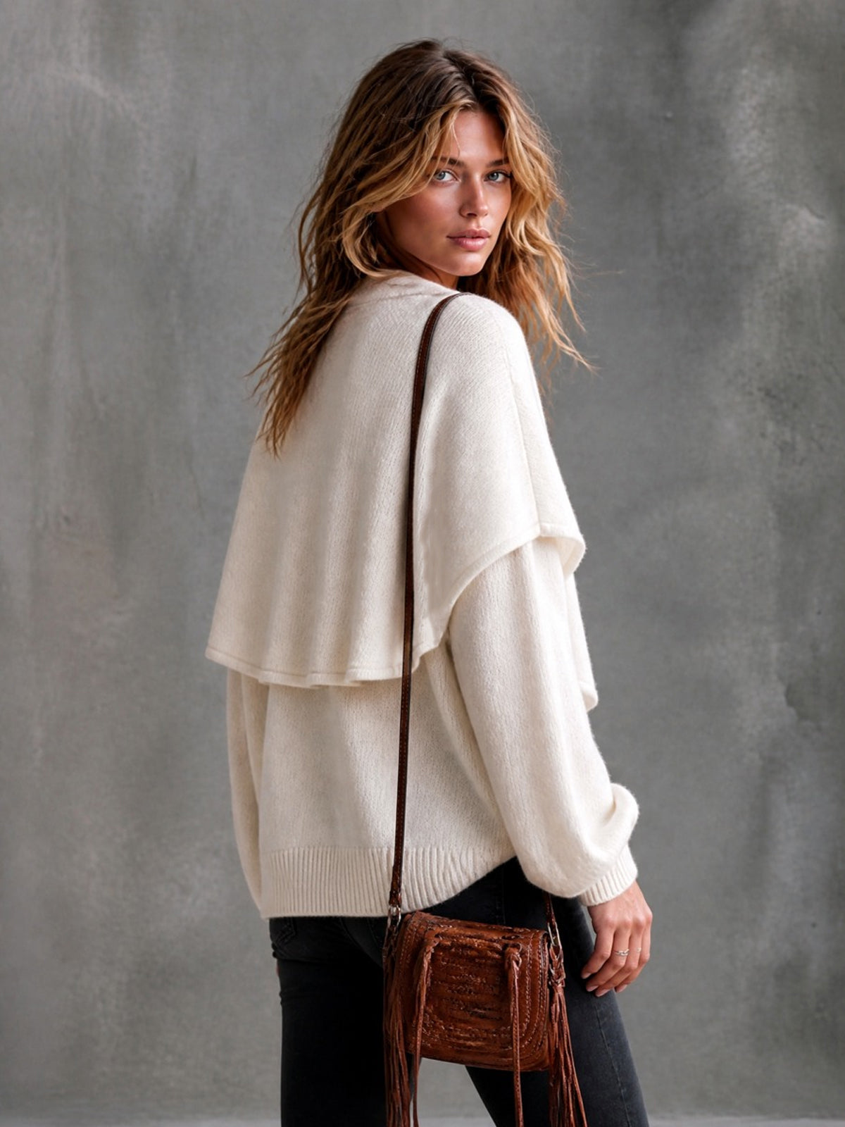 ElevenOra | Sweater tejido beige con solapa amplia y mangas farol