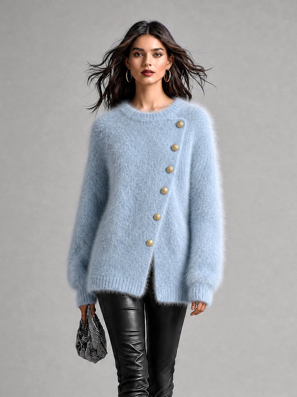 ElevenOra | Sweater de mohair celeste con botones dorados