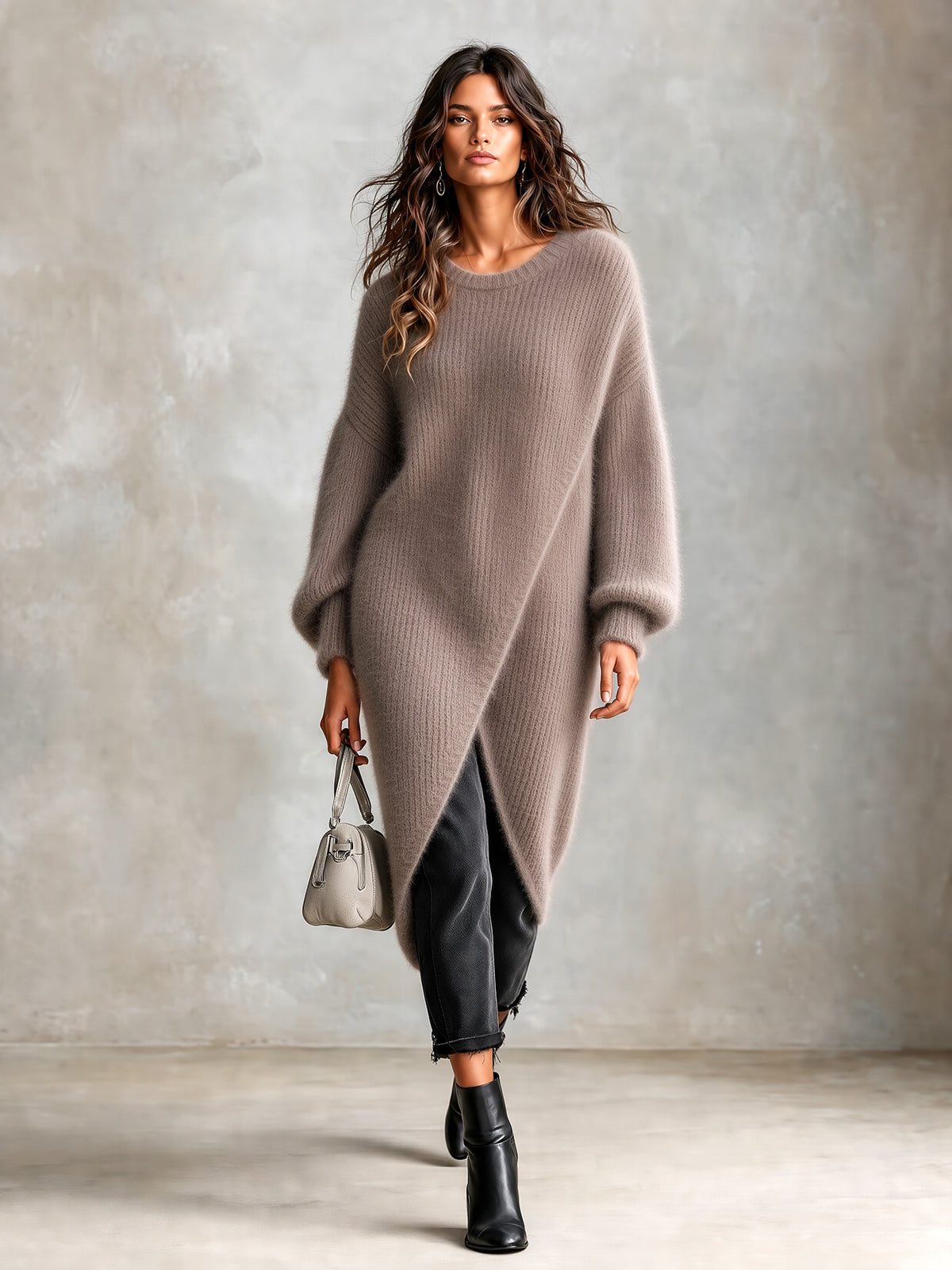 ElevenOra | Sweater largo de mohair marrón claro cruzado con ruedo asimétrico