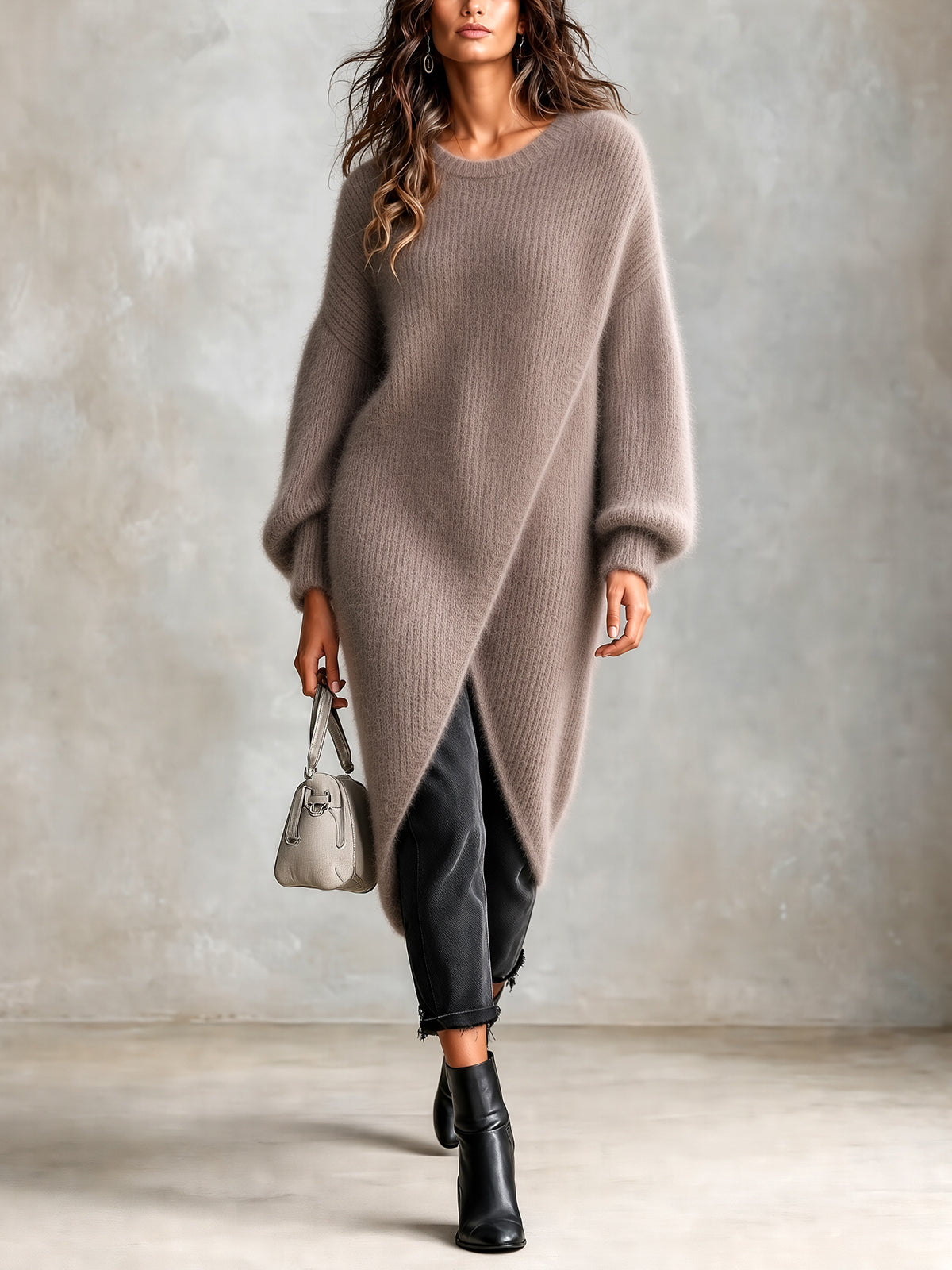 ElevenOra | Sweater largo de mohair marrón claro cruzado con ruedo asimétrico