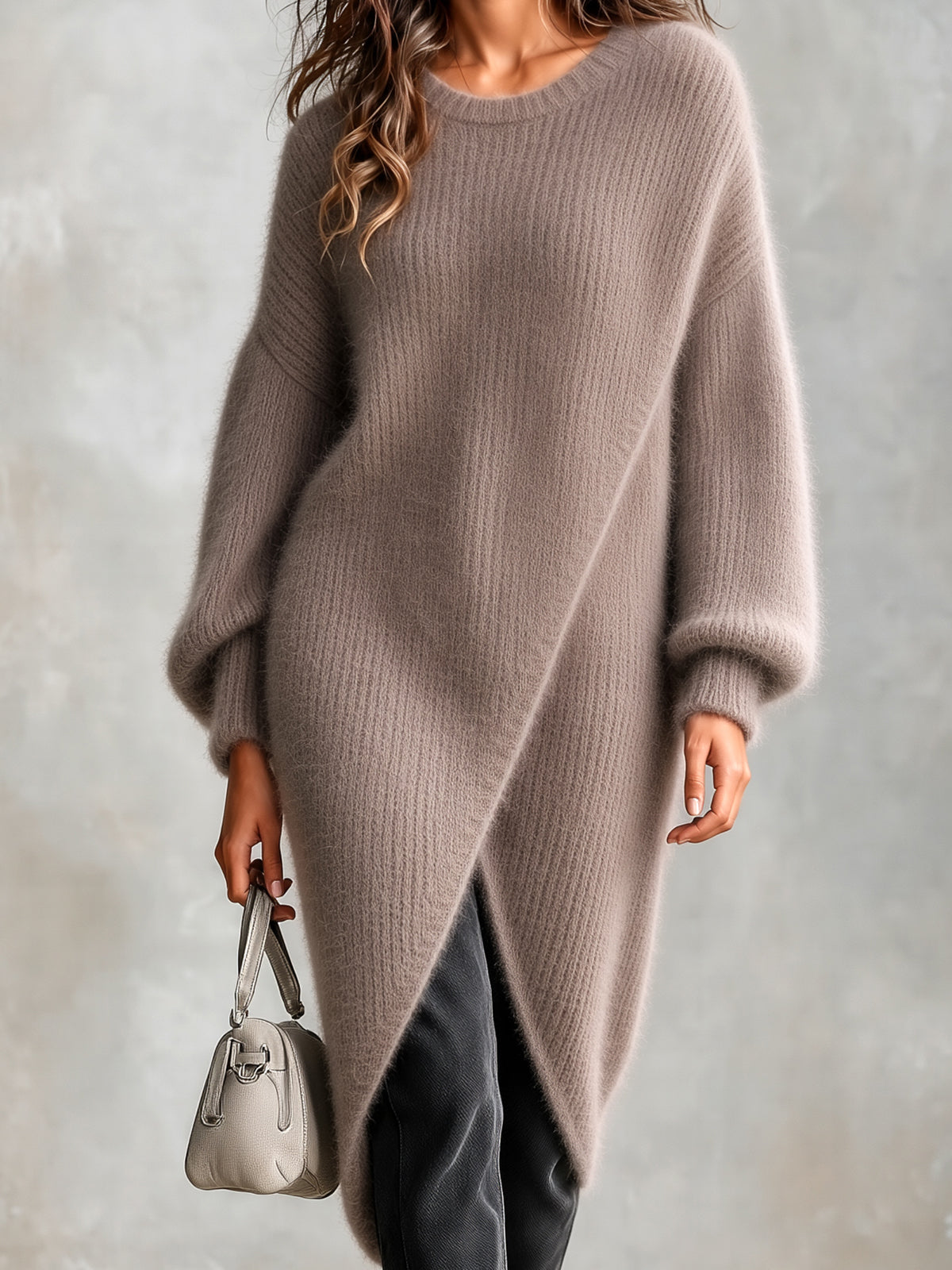 ElevenOra | Sweater largo de mohair marrón claro cruzado con ruedo asimétrico