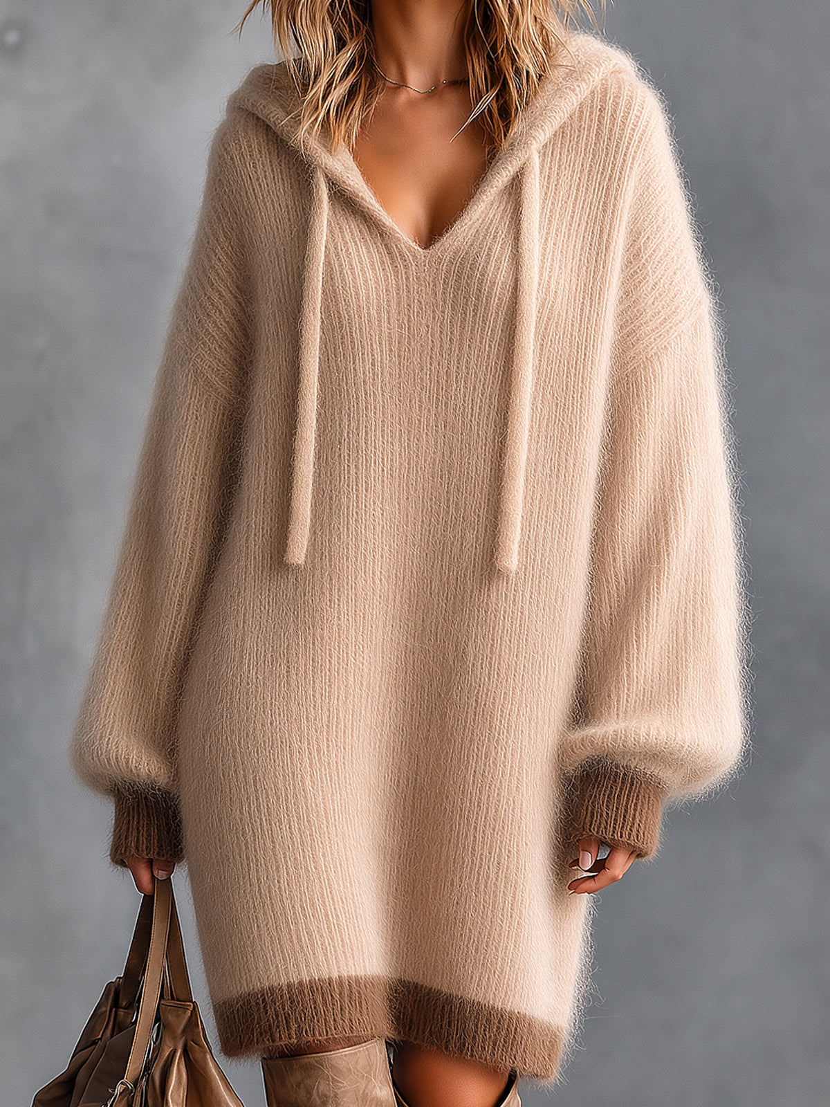 ElevenOra | Vestido midi de mohair camel y marrón con capucha oversize