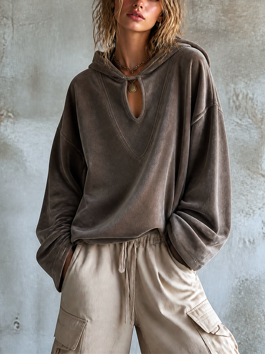 ElevenOra | Buzón de velour topo con capucha y cut out