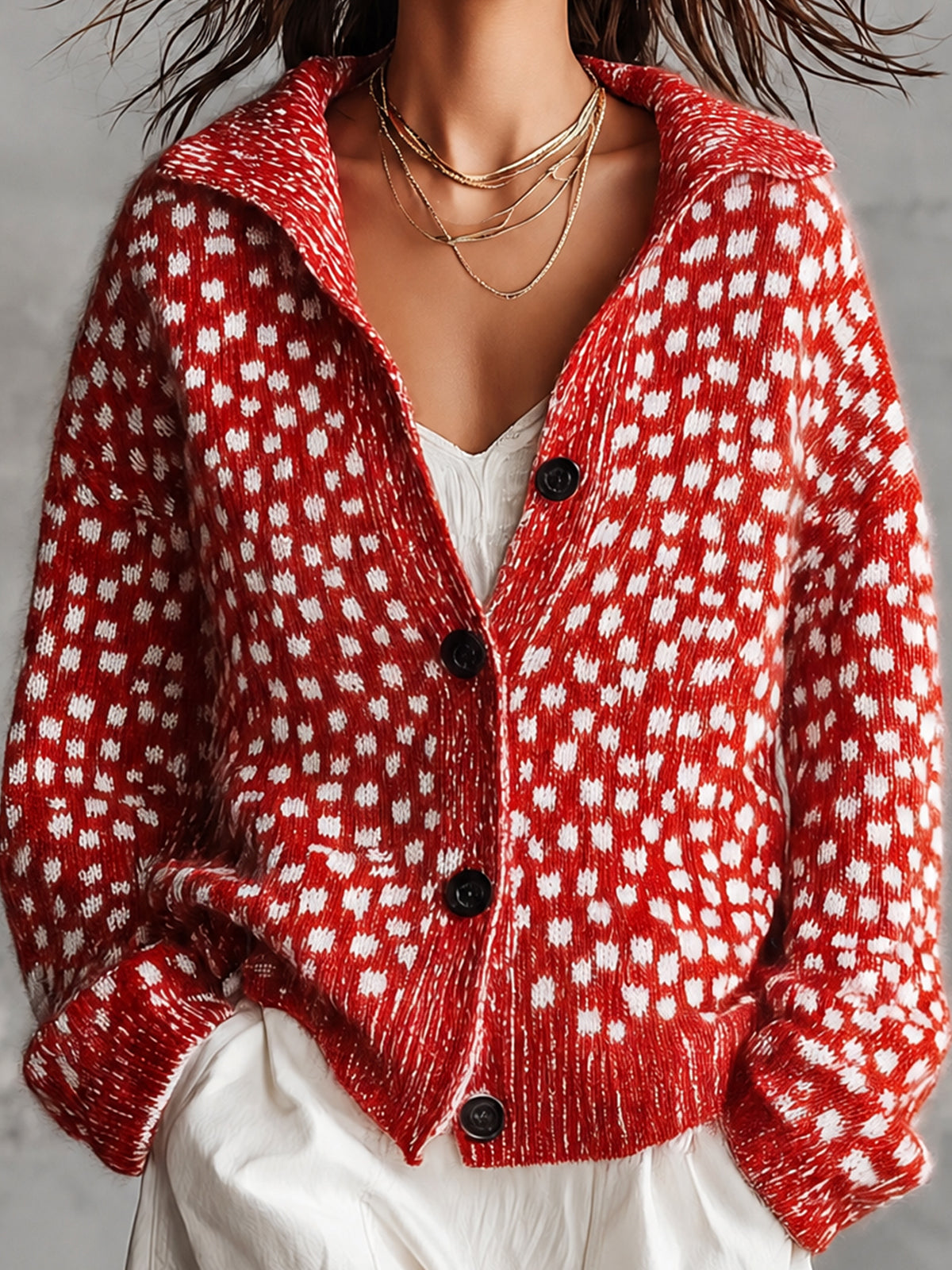 ElevenOra | Cárdigan tejido rojo y blanco con jacquard de lunares