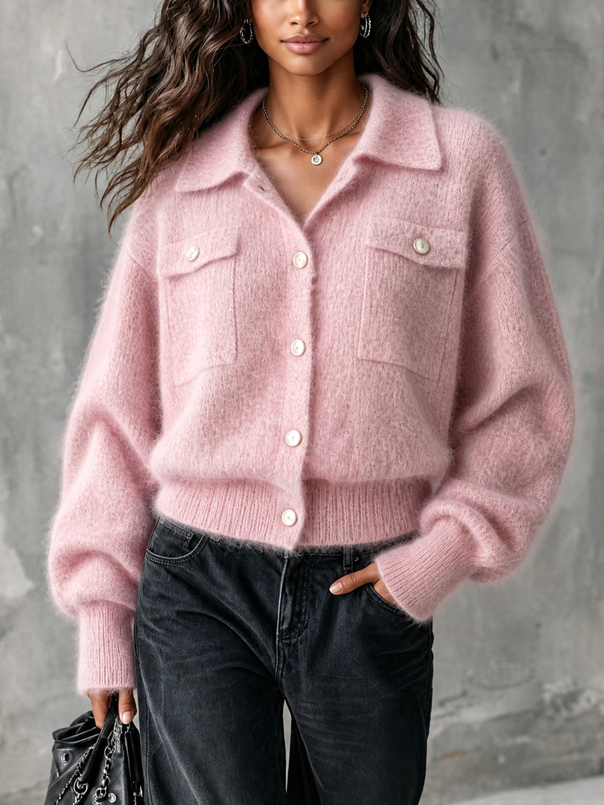 Chic Casual – Cárdigan rosa de tejido suave con solapas