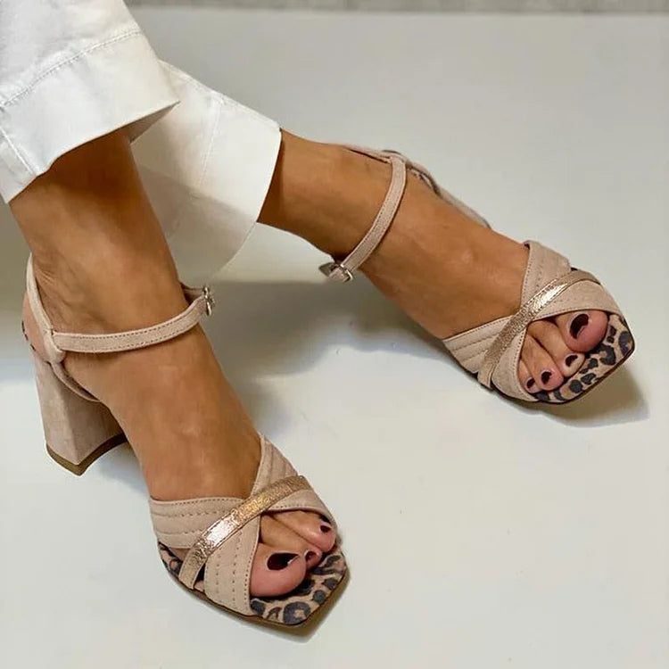 Lorrie | Sandalias con taco y tiras cruzadas
