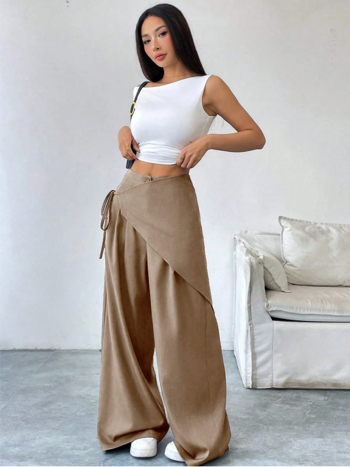Vivia | Pantalón de pierna ancha con panel cruzado