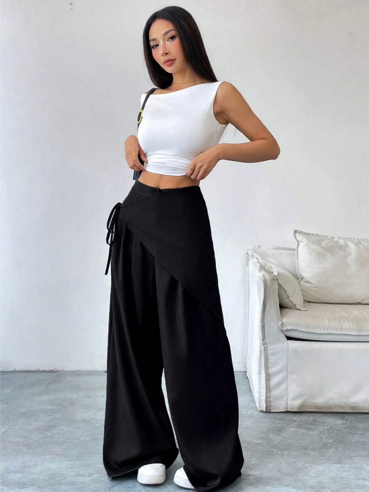Vivia | Pantalón de pierna ancha con panel cruzado