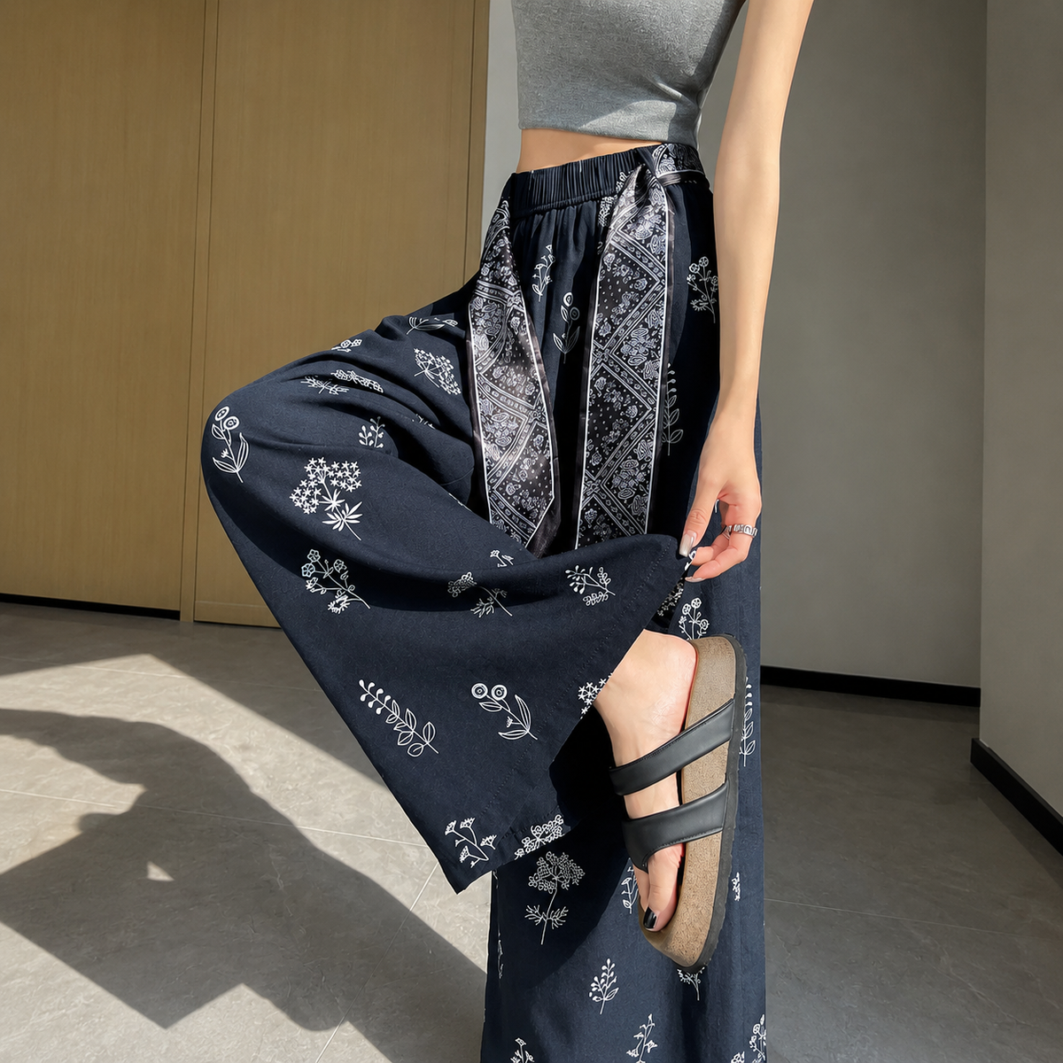 Meadow | Pantalón palazzo fluido con estampado botánico