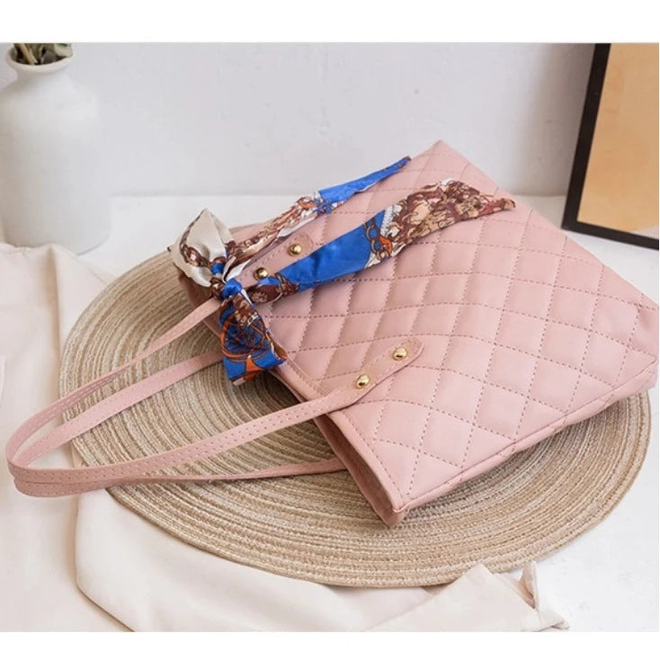 Aurora™ | Bolso tote acolchado con pañuelo