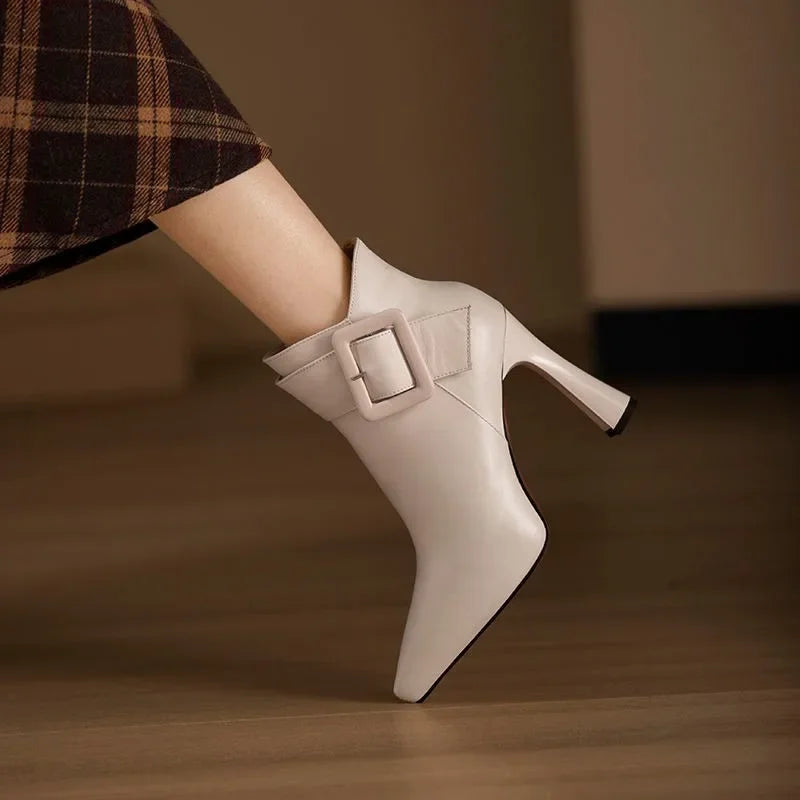 Aveline – Botas cortas con hebilla para mujer