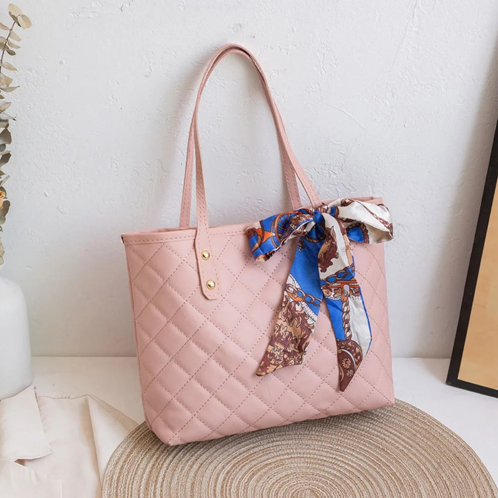 Aurora™ | Bolso tote acolchado con pañuelo