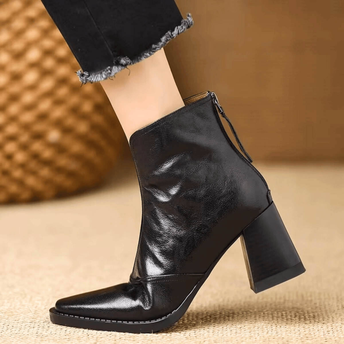 Claudia | Botinetas premium con taco medio