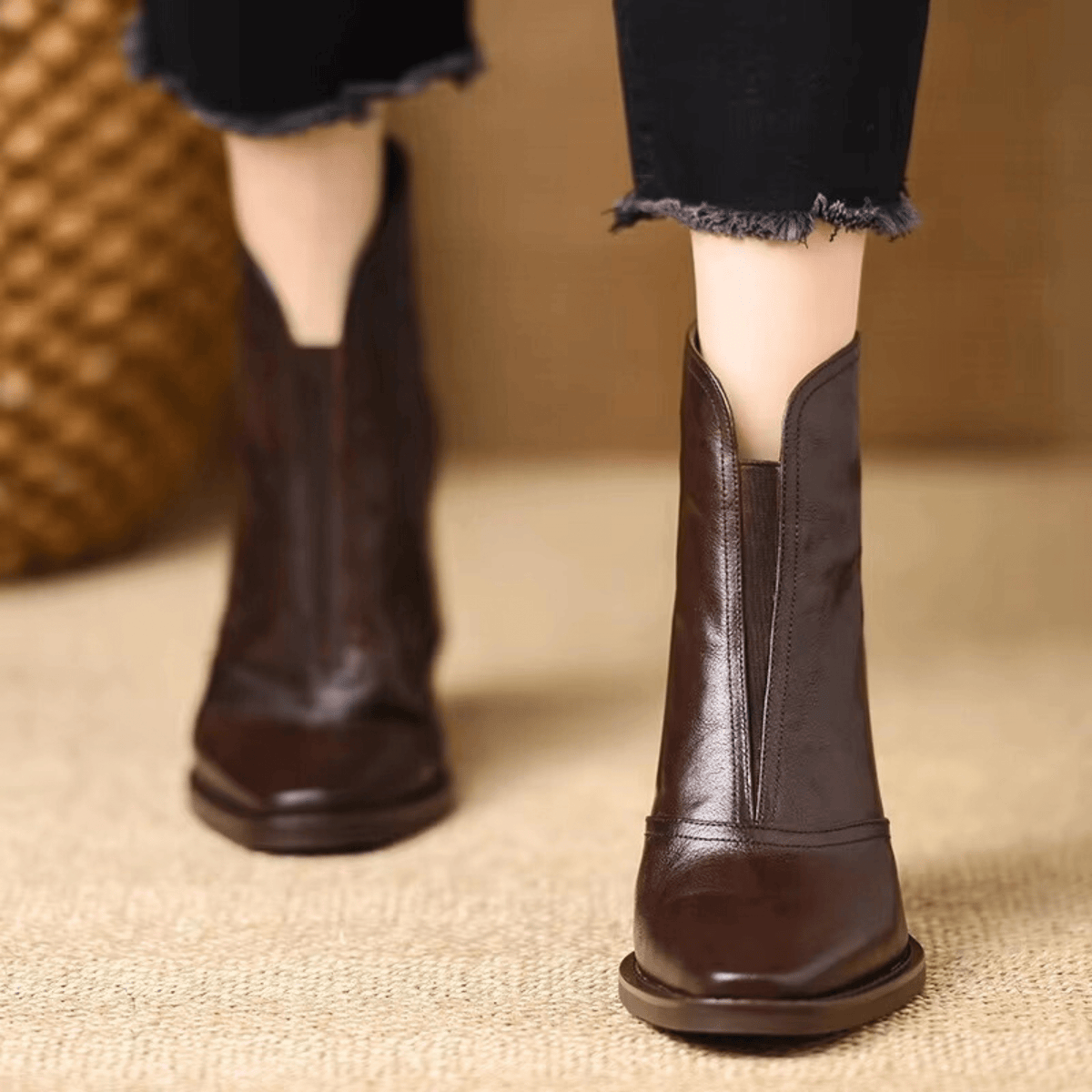 Claudia | Botinetas premium con taco medio