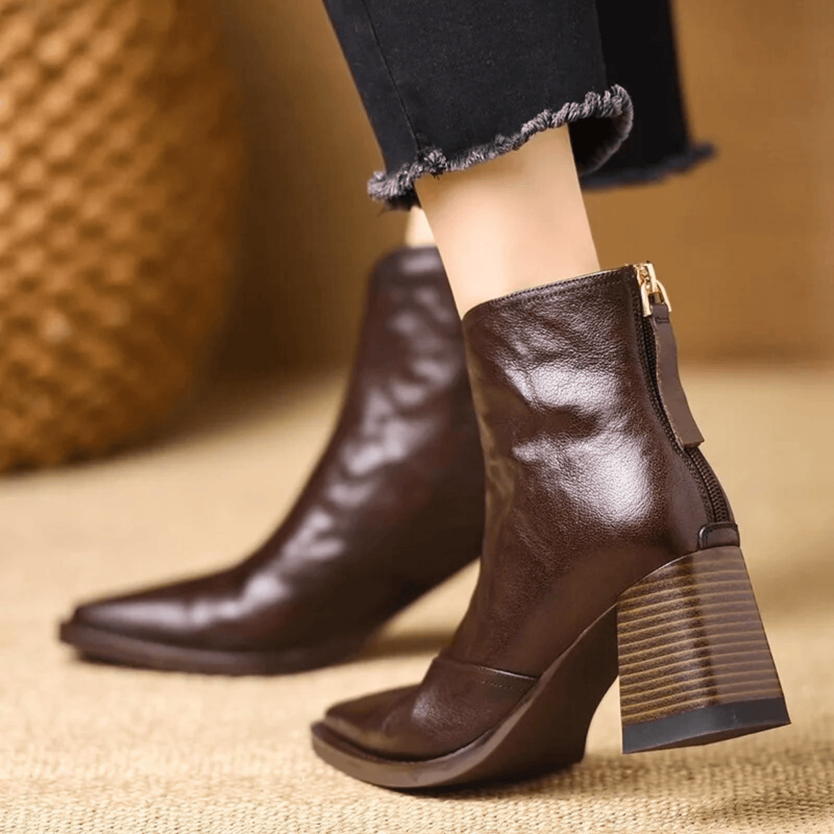 Claudia | Botinetas premium con taco medio