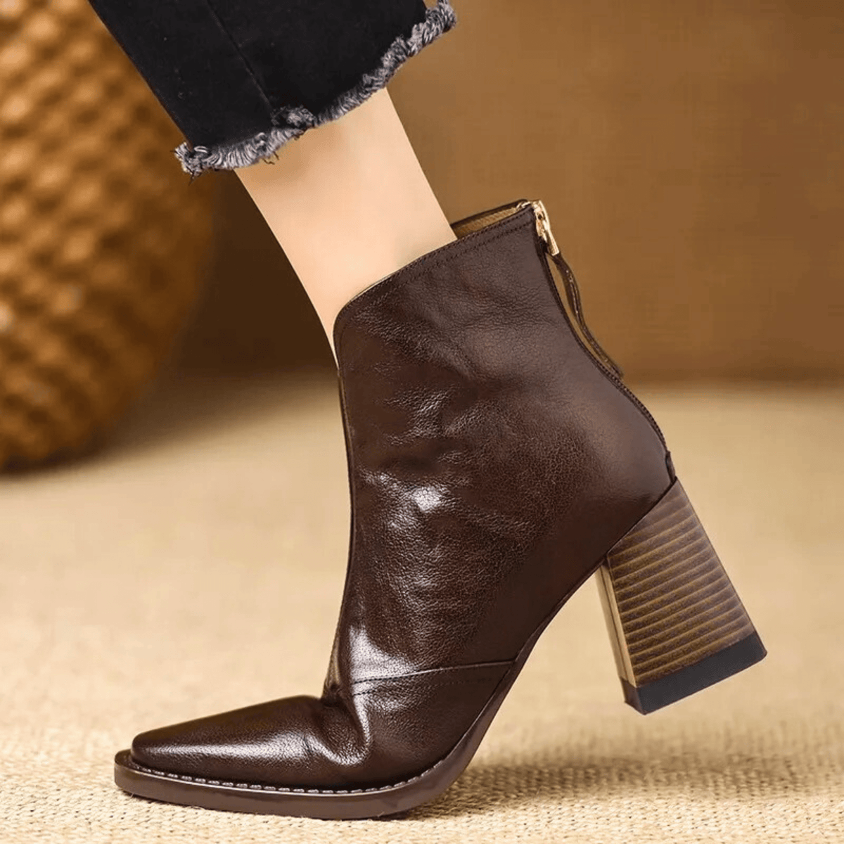 Claudia | Botinetas premium con taco medio